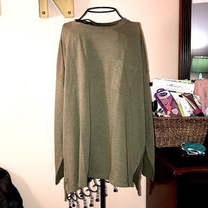 NWT Pocket LS Comfy Top